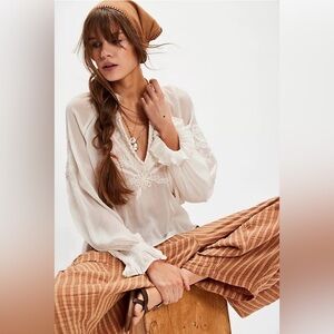 Free People Bali Dragon Lily Blouse NWT Size LARGE.